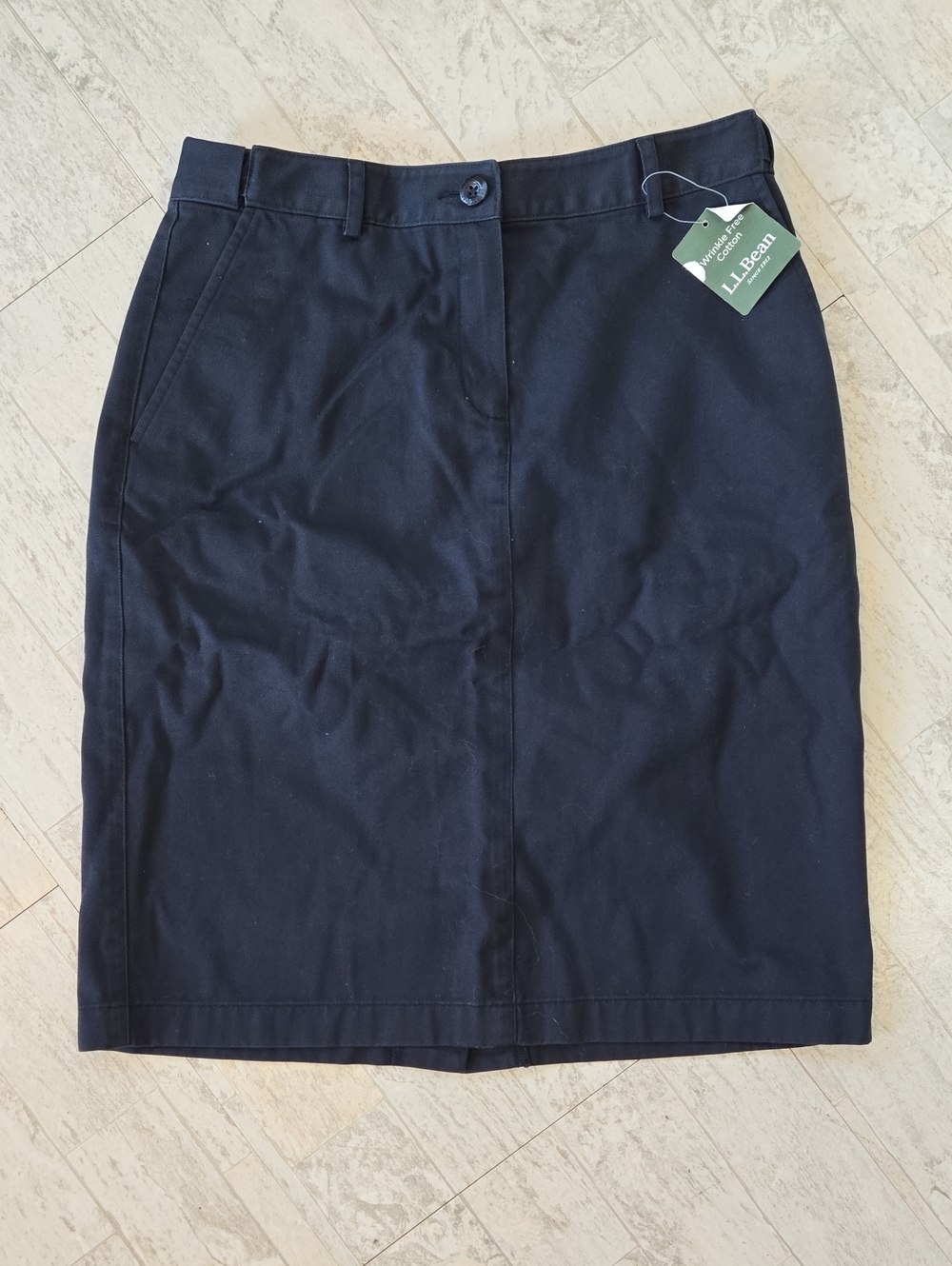 NWT L.L. BEAN skirt Size 4 NAVY petite